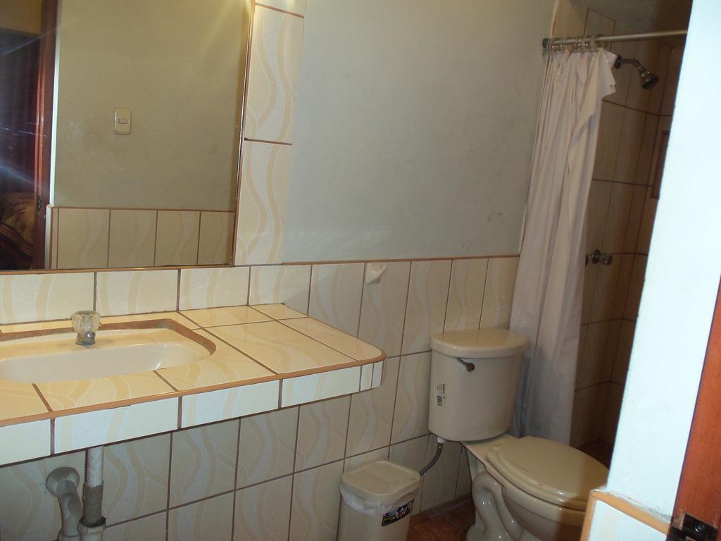 Hostal Boulevard نازكا المظهر الخارجي الصورة