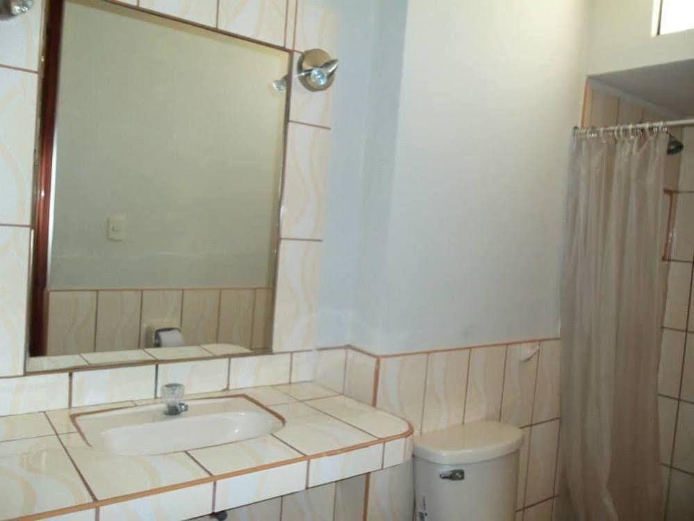 Hostal Boulevard نازكا المظهر الخارجي الصورة